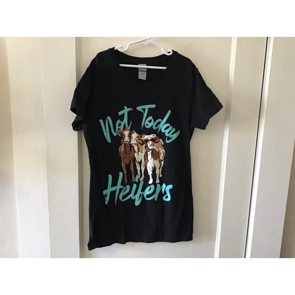 Fitted Gildan 100% Cotton Cow Heifer Graphic Short Sleeve t-shirt small